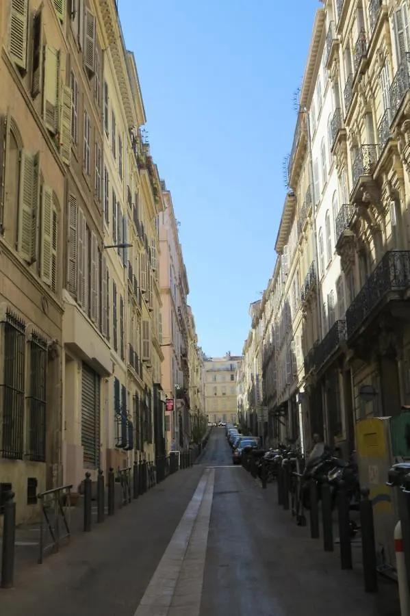 Appartement T3 calme et lumineux en hypercentre Marseille