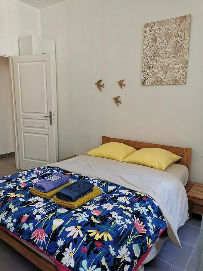 Appartement T3 calme et lumineux en hypercentre Marseille France